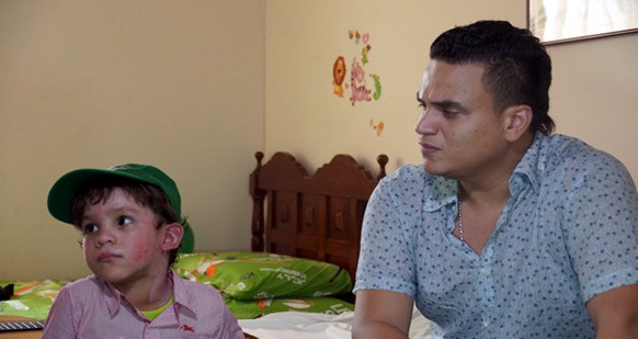 Emotivo encuentro entre Brayan el angelito de Fundación y Silvestre Dangond