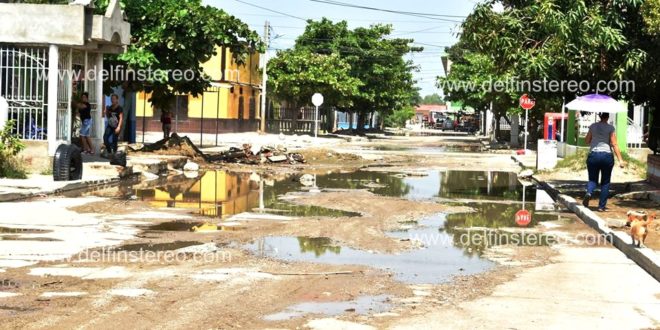 Habitantes del barrio Córdoba exigen al alcalde pavimentación de las principales vías de acceso al mercado