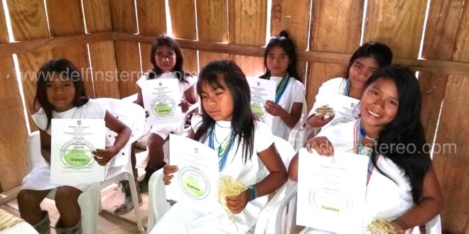 Ejemplo de superación: Seis niños de la etnia Kogui se graduaron de la básica primaria